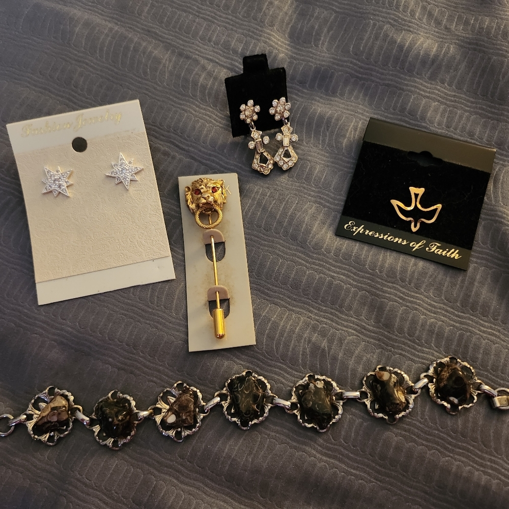 5 pc misc Costume jewelry